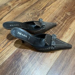 PRADA vintage bow kitten heels